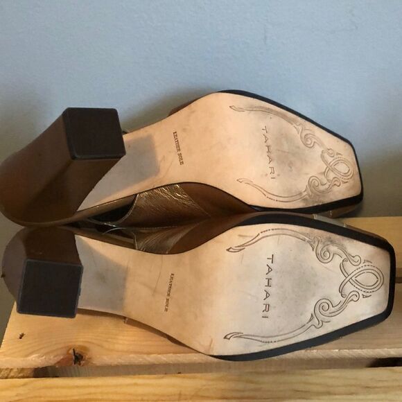 Tahari Sz 7 Heels - Picture 5 of 5